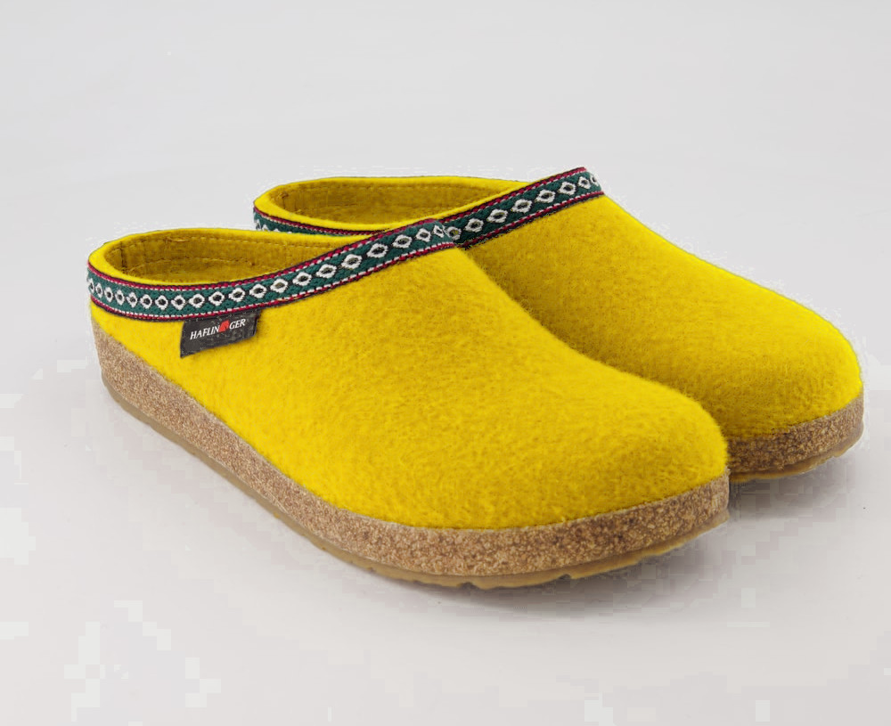 Haflinger Grizzly Franzl slippers, bright and sunny in yellow.